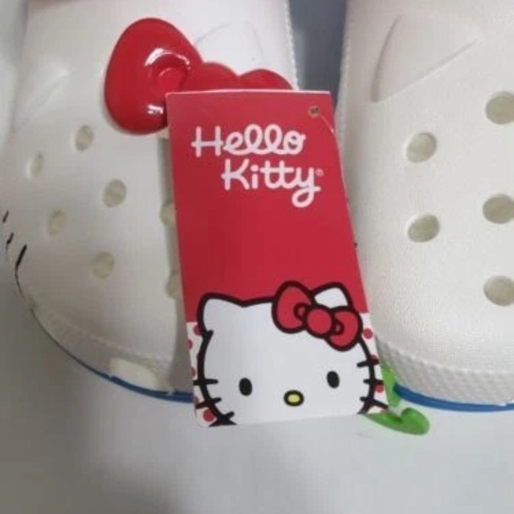 Hello Kitty CROCS!! - Picture 7 of 14